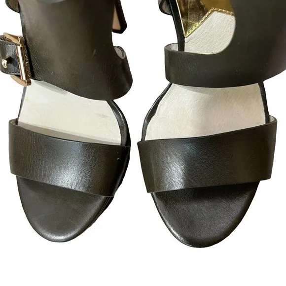 Michael Kors Size 7 Lucinda Back Zip Green Platform Sandals