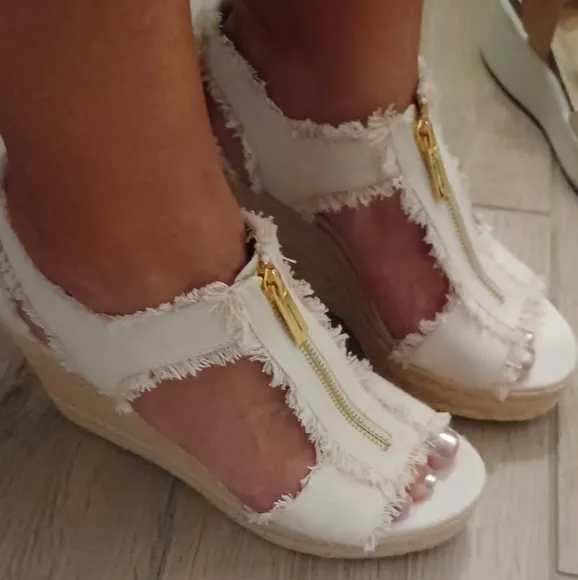 Michael Kors Women's Berkley Wedge Sandals Cream Color Fringed Denim NEW