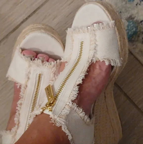 Michael Kors Women's Berkley Wedge Sandals Cream Color Fringed Denim NEW