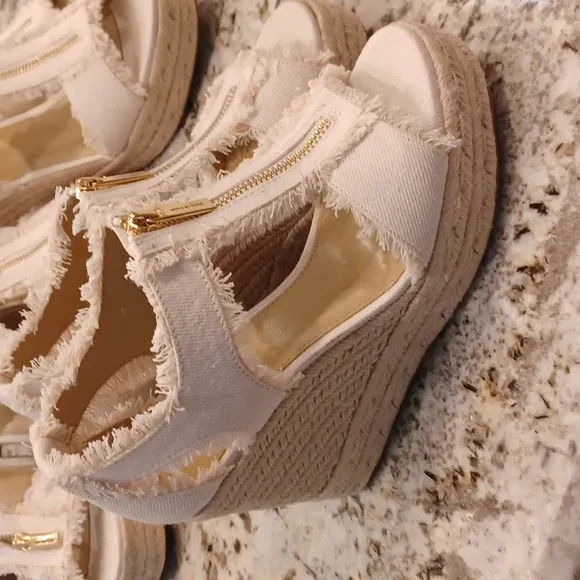 Michael Kors Women's Berkley Wedge Sandals Cream Color Fringed Denim NEW