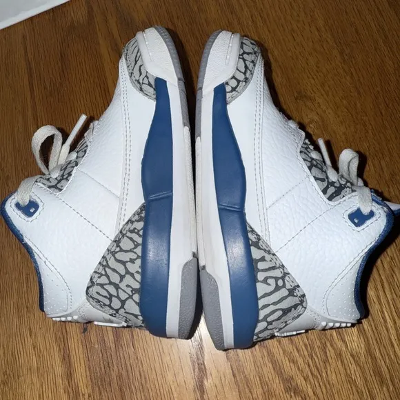 Micheal  Jordan 3 White Cement Toddler 832033-141. 08-07-2001. Size 9C