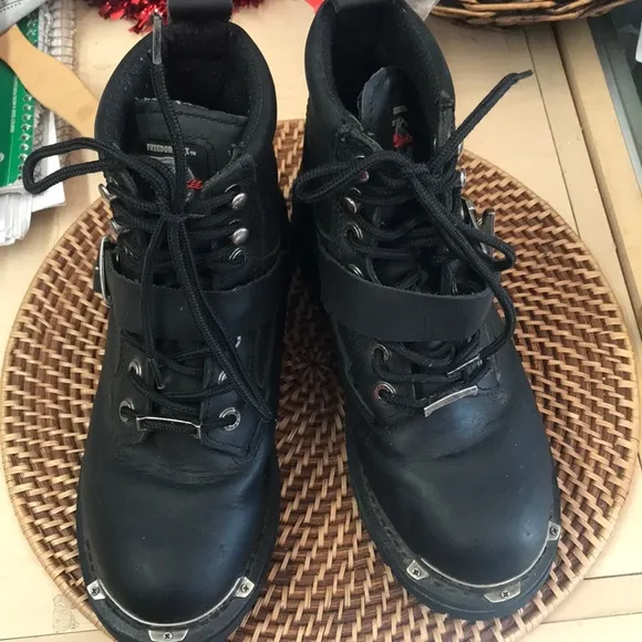 Milwaukee motor cycle boots for men
