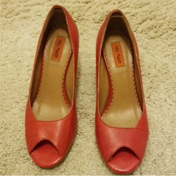Miz mooz wedge red shoes size 6