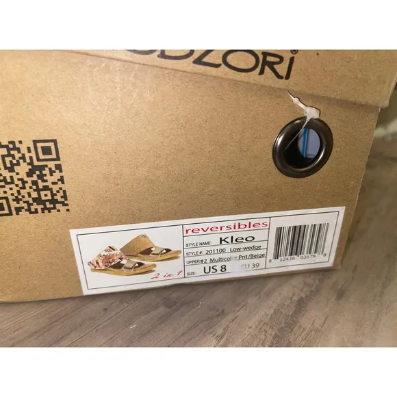 Modzhuri Kleo 2-in -1 Reversible Band Slide Sandal