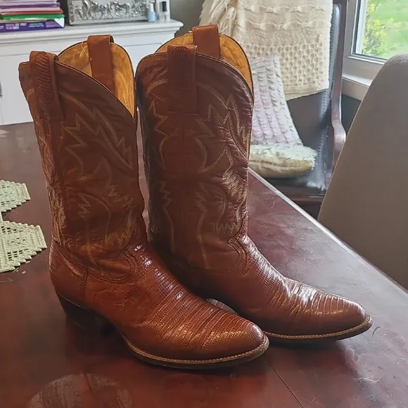 Montana Manufacturea 1815 Cowboy Boots.  Brown Size 10.5 D Men's.