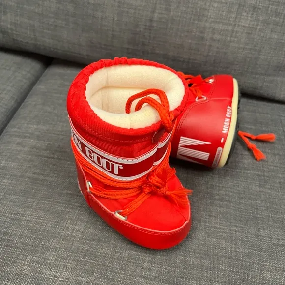 Moon Boots
