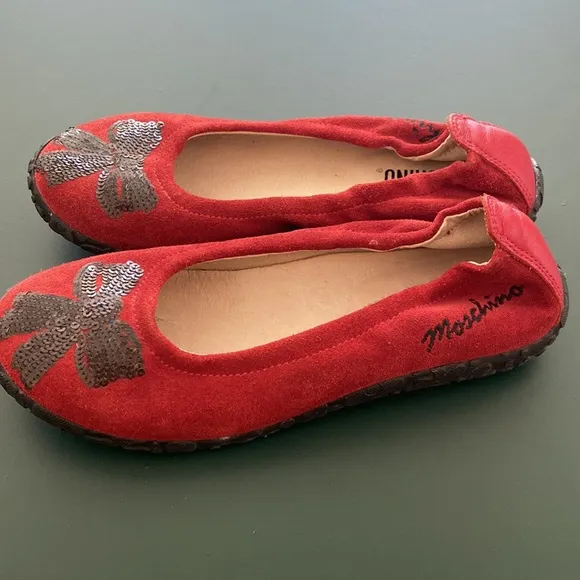 Moschino girls leather suede shoes.