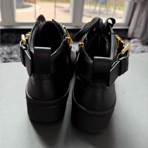 Moschino Lettering Logo Calfskin High cut Sneakers Size 44/10.5-11