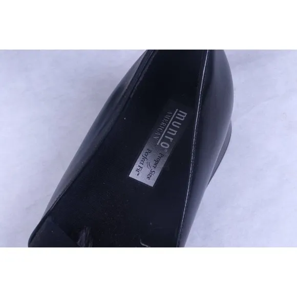Munro American Vittoria Black Stretch Leather Slip-Ons Shoes Ladies Size 10