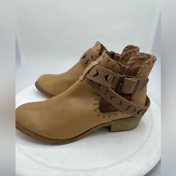 Musse &amp; Cloud Shoes | Anthropologie Musse &amp; Cloud Aina Leather Belt Booties