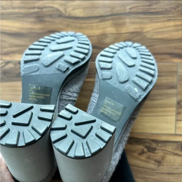 Naked feet survival boots 7.5