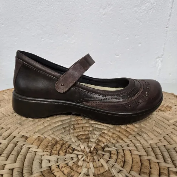 Naot Kirei Brown Leather Chunky Mary Jane Flats 9