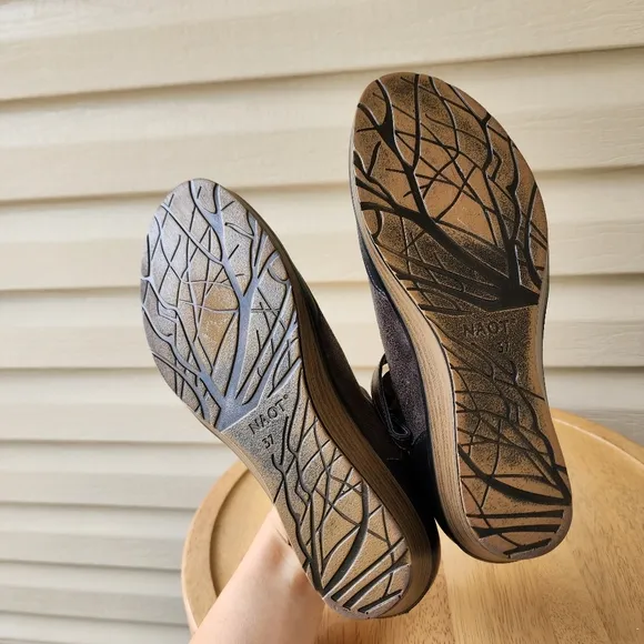 Naot Volcan brown sincere leather Mary Jane shoes size 37