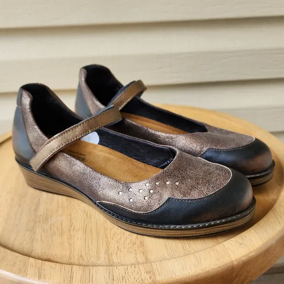 Naot Volcan brown sincere leather Mary Jane shoes size 37