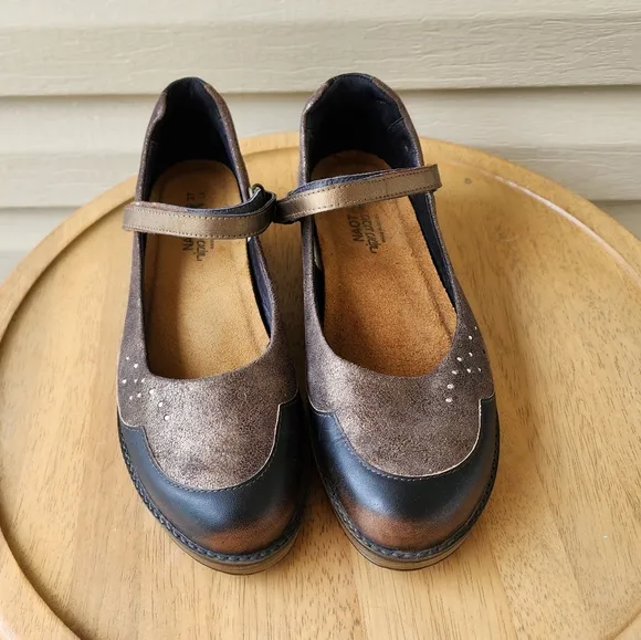 Naot Volcan brown sincere leather Mary Jane shoes size 37