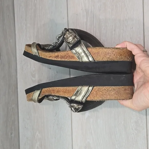 Naot Women Leather Strappy Wedge Sandals shoes sz 41/10