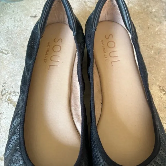 Naturalizer Soul Black Leather Ballet Flats Size 10 M Ladies Flat Slip On Shoes