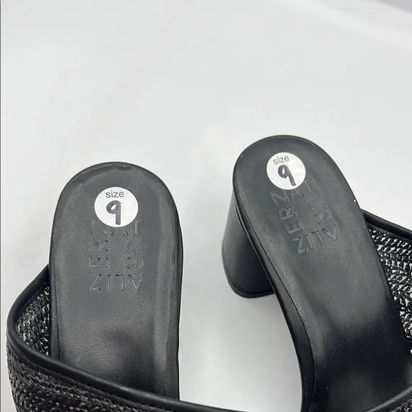 Naturalizer Sz 9 Inez 2 Black Heels with Chunky Block Heel NEW