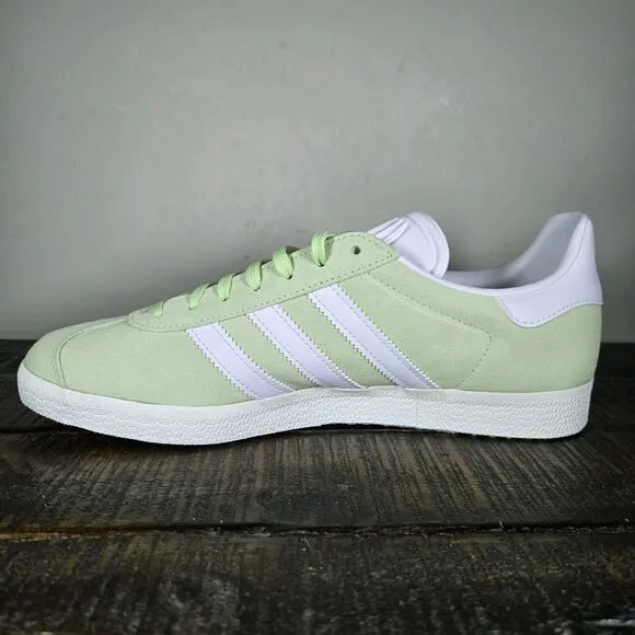 NEW Adidas Gazelle Womens Size 7 Casual Sneakers Shoes Matcha Green White IE0442