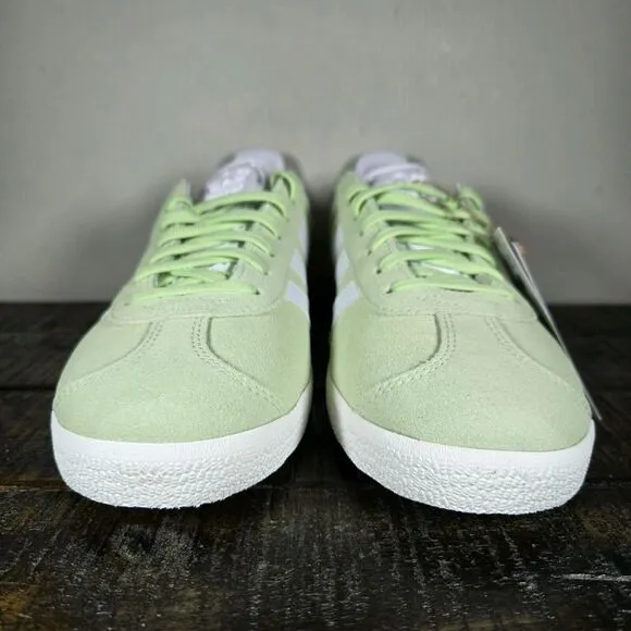 NEW Adidas Gazelle Womens Size 7 Casual Sneakers Shoes Matcha Green White IE0442