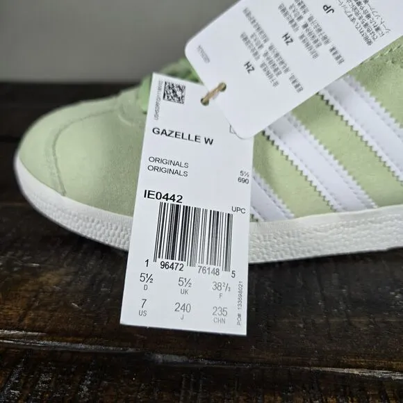 NEW Adidas Gazelle Womens Size 7 Casual Sneakers Shoes Matcha Green White IE0442