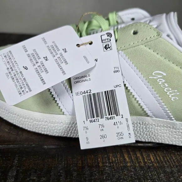 NEW Adidas Gazelle Womens Size 9 Casual Sneakers Shoes Matcha Green White IE0442