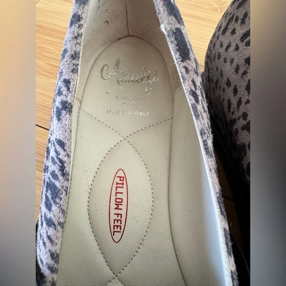 New! AMALFI by Maggio Wedge Taupe Jaguar Print slip on shoes