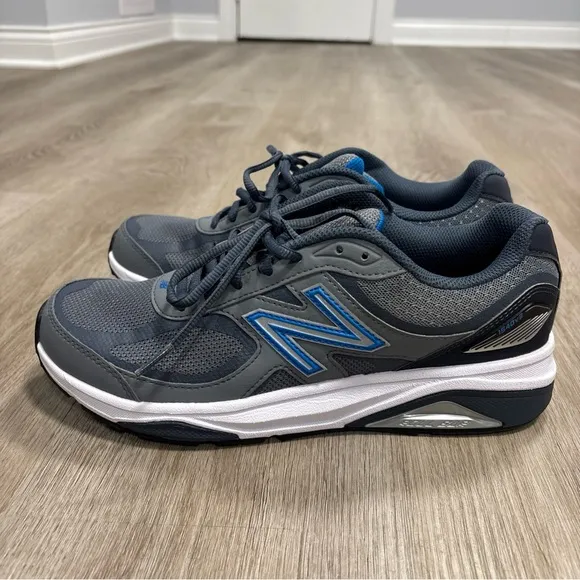 New Balance 1540v3 Marblehead Men’s size 8.5 4E extra wide grey blue EUC