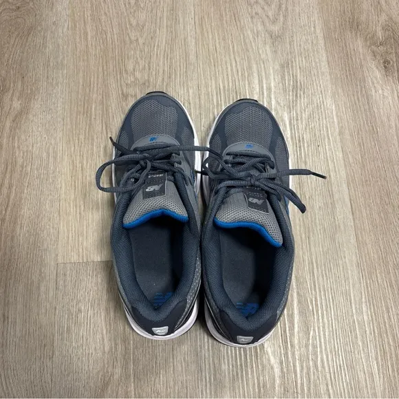 New Balance 1540v3 Marblehead Men’s size 8.5 4E extra wide grey blue EUC
