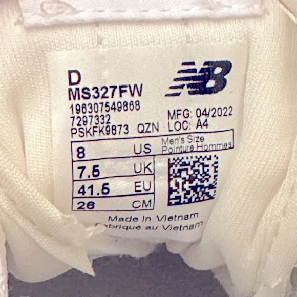 New Balance 327 Unisex W 9.5/M 8 Sneakers  Moonbeam   Raincloud