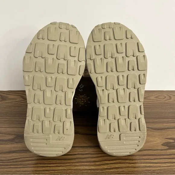 New Balance 57/40 Beige / Grey GS Size 4.5 Y Women’s Size 6 Comfortable Shoes