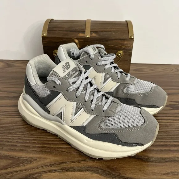 New Balance 57/40 Beige / Grey GS Size 4.5 Y Women’s Size 6 Comfortable Shoes