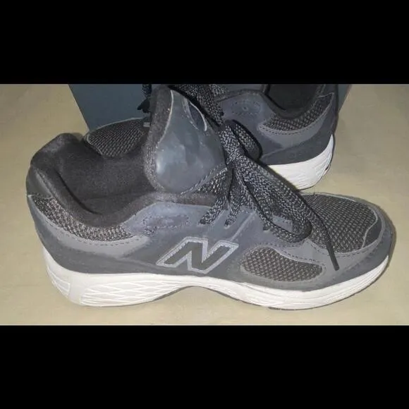 New Balance Casual Shoes Black PC2002BK Size 2