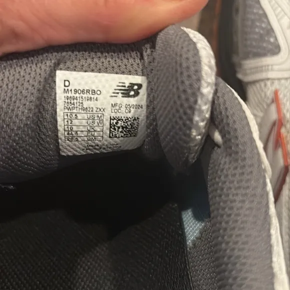 New Balance Men’s 1906 Trainers White and Gray Running Shoes Size 10.5