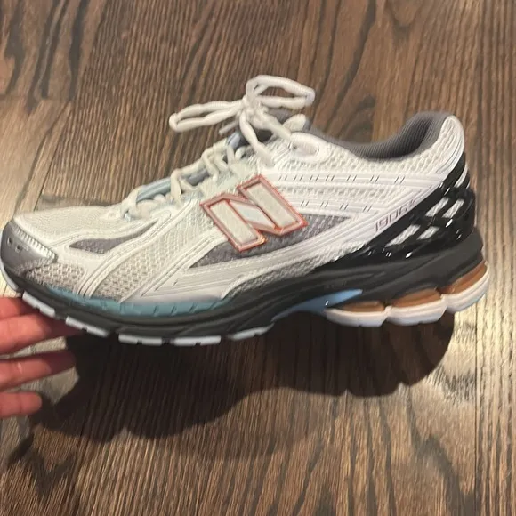New Balance Men’s 1906 Trainers White and Gray Running Shoes Size 10.5