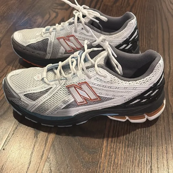 New Balance Men’s 1906 Trainers White and Gray Running Shoes Size 10.5