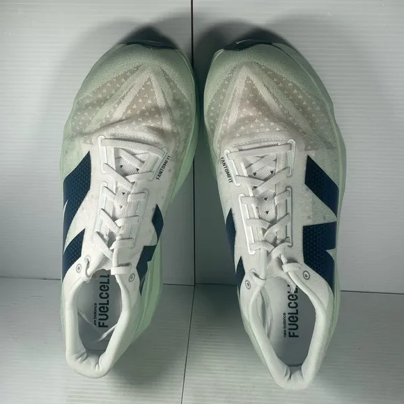 New balance rebel V4