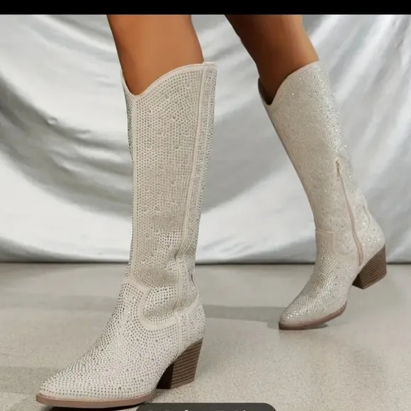 NEW BEIGE RHINESTONE COW GIRL KNEE HIGH BOOTS IN SIZE 11M