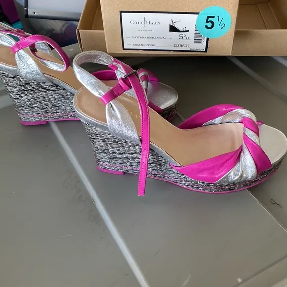 NEW COLE HAAN SANDALS SHOES SIZE 5.5 MSRP $106.99 BRAND NEW