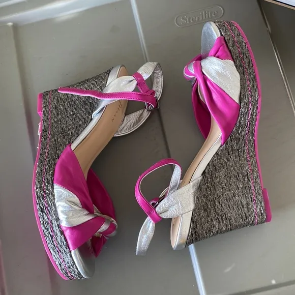 NEW COLE HAAN SANDALS SHOES SIZE 5.5 MSRP $106.99 BRAND NEW