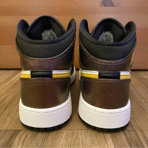 ✨NEW✨ CUSTOM AIR JORDAN 1 MID