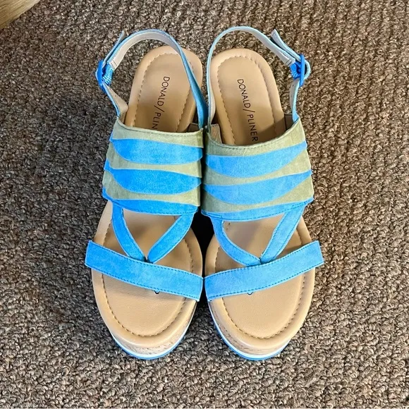 New Donald Pliner Valri suede platform wedge sandals Size 8