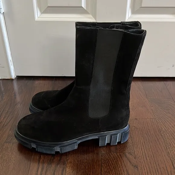 NEW Free People Brooks Chelsea Boots in Black Leather