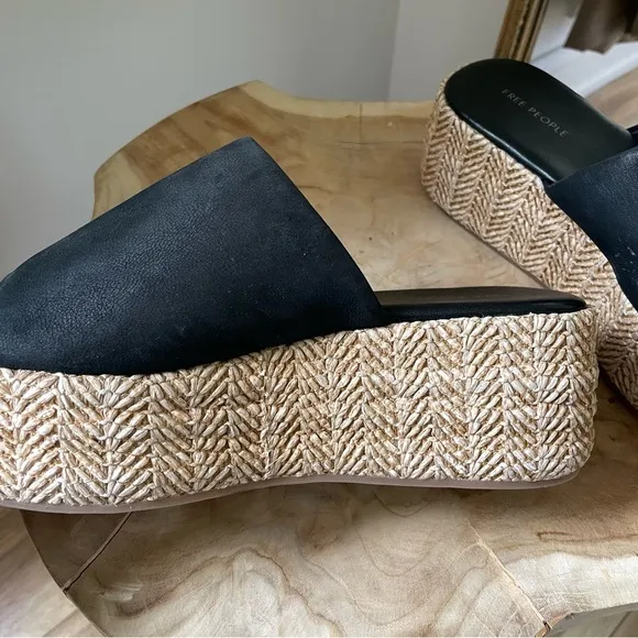 NEW Free People Harbor Raffia Suede Leather Platform Flatform Sandals in  Black