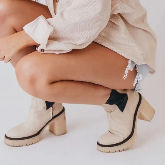 NEW Free people James Chelsea chunky boot white size 8 US heels boots shoes