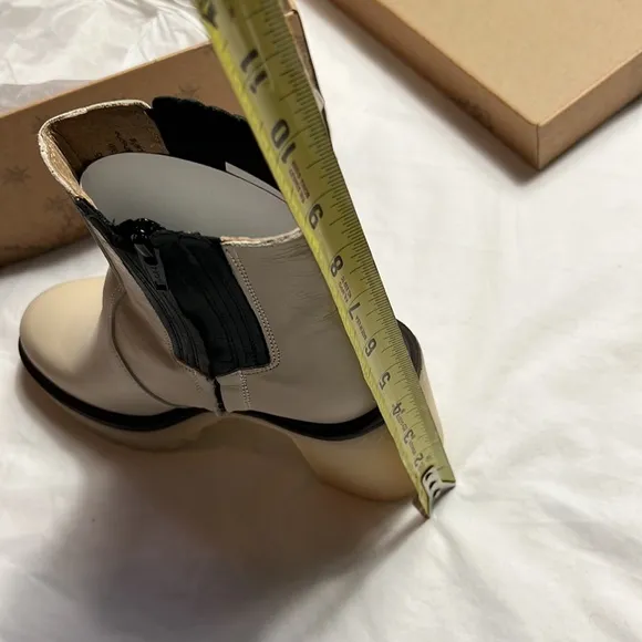 NEW Free people James Chelsea chunky boot white size 8 US heels boots shoes
