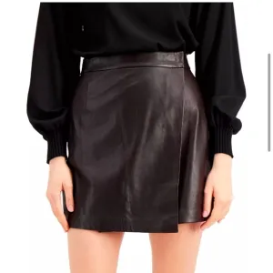 New FRENCH CONNECTION Abri Mini Leather Wrap Skirt Brown Asymmetrical size 4