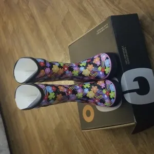 New in the box. Girls Kids Rain boots size 5