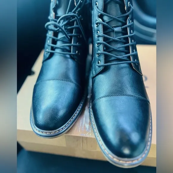 New mens boots size 11.0 black color