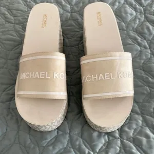 NEW Michael Michael Kors White Tall Logo Monogram Platform Slide Sandals size 10